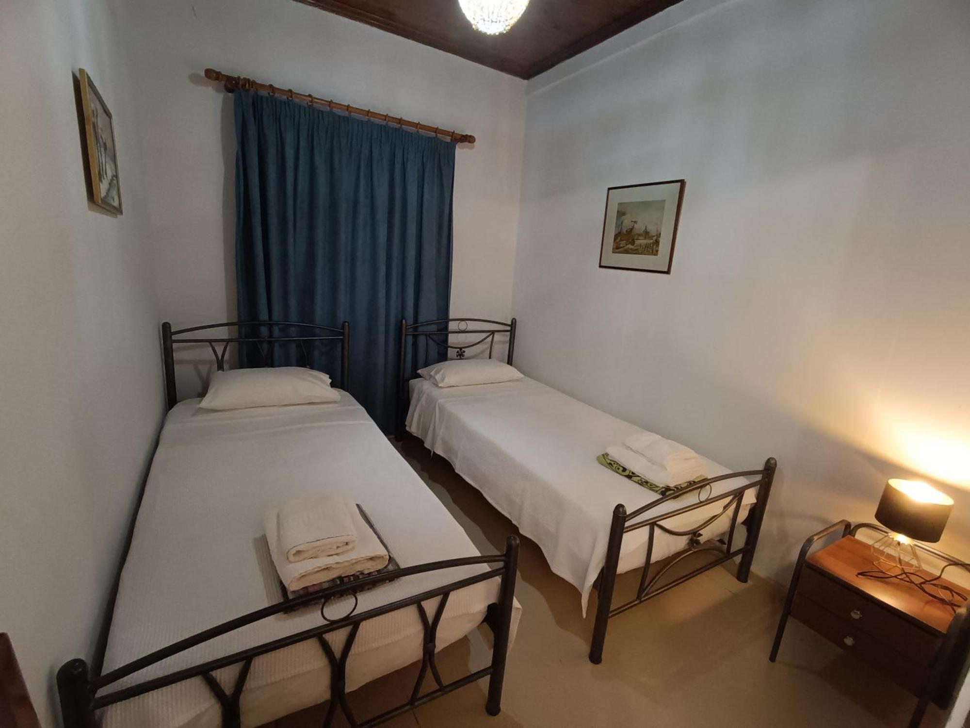 Rodomelo House With Terrace - 4 Bedrooms Leonidio Bagian luar foto