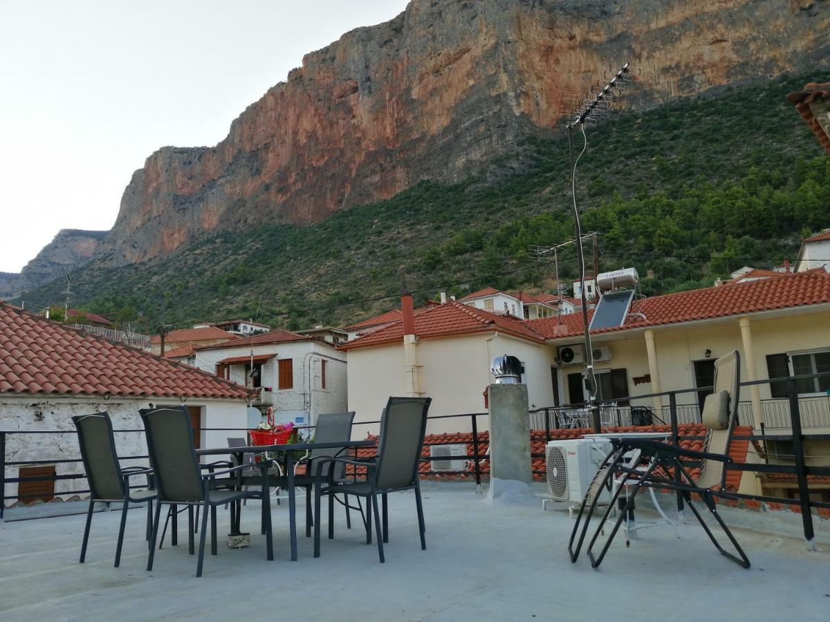Rodomelo House With Terrace - 4 Bedrooms Leonidio Bagian luar foto