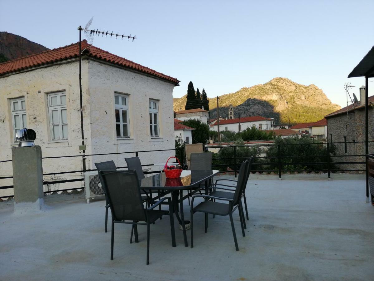 Rodomelo House With Terrace - 4 Bedrooms Leonidio Bagian luar foto
